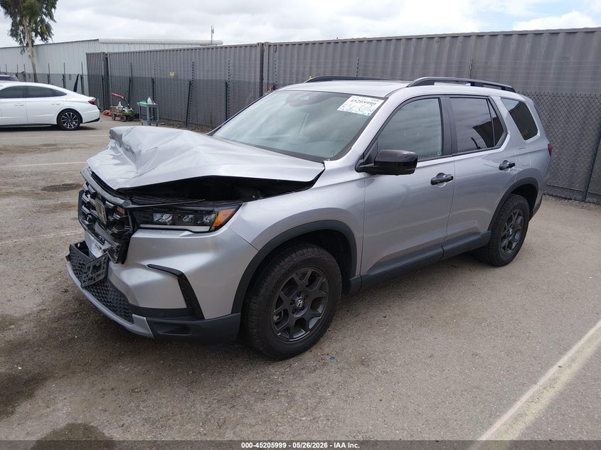 2025 HONDA PILOT auction photo 2