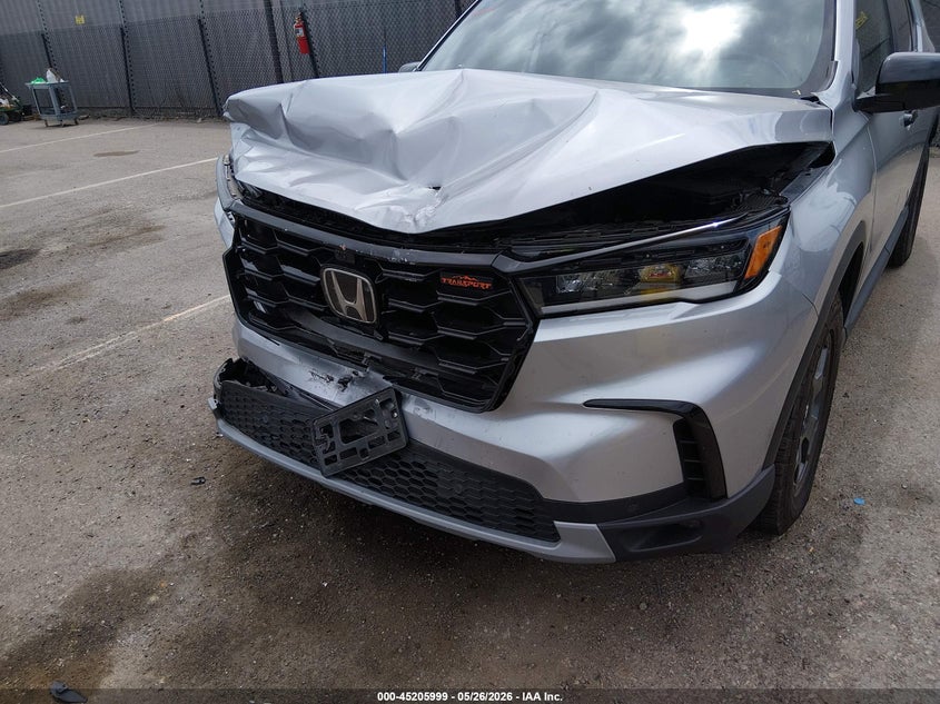 2025 HONDA PILOT auction photo 6