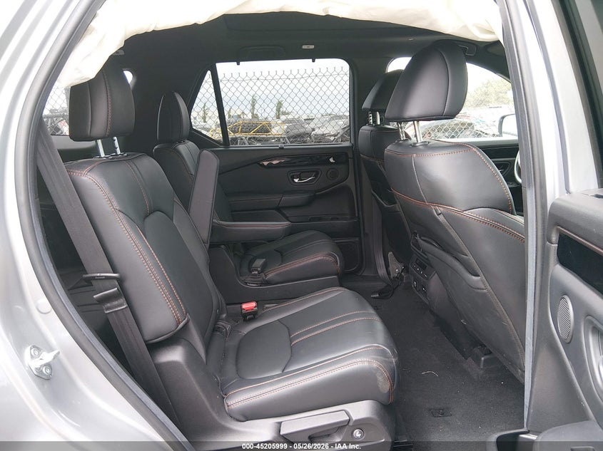2025 HONDA PILOT auction photo 8