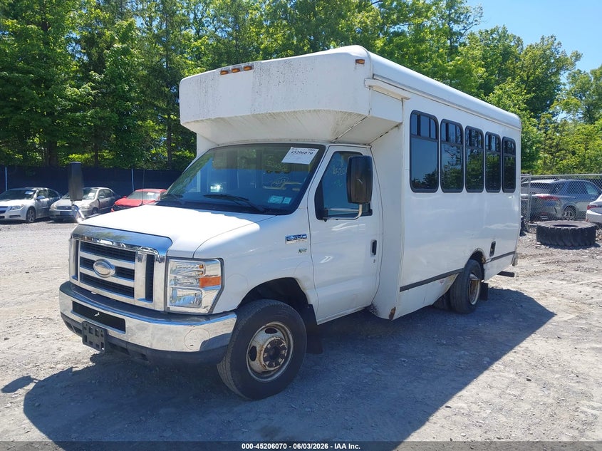 2014 FORD E-350 CUTAWAY auction photo 2