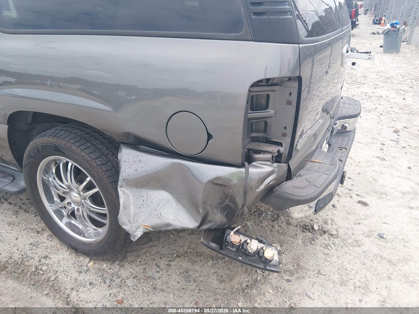 2000 Chevrolet Suburban 1500 Lt VIN: 3GNEC16T3YG211485 Lot: 45206194