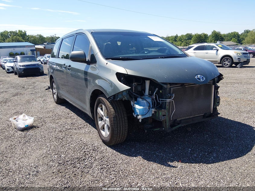 Vin: 5tdkk3dc3ds399241, lot: 45703992, toyota sienna le v6 8 passenger 2013 img_1