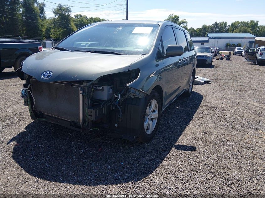 2013 Toyota Sienna Le V6 8 Passenger 5TDKK3DC3DS399241 photo 1