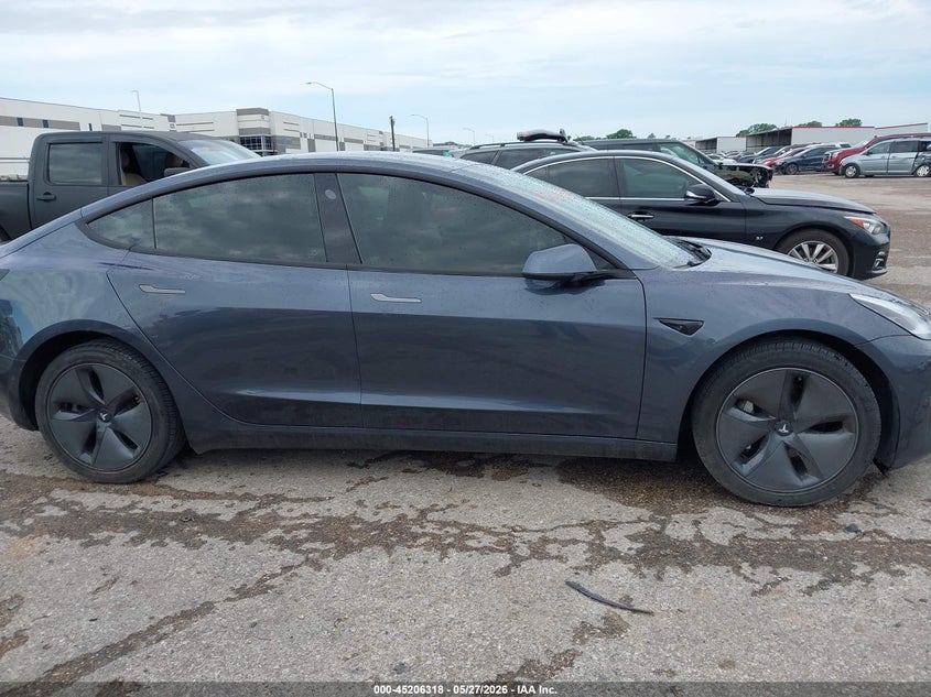 TESLA MODEL 3 - zdjęcie 12