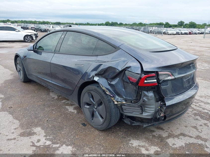 TESLA MODEL 3 - zdjęcie 3