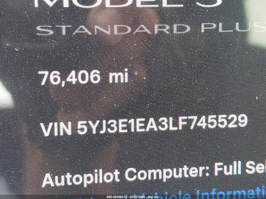 TESLA MODEL 3 - zdjęcie 9