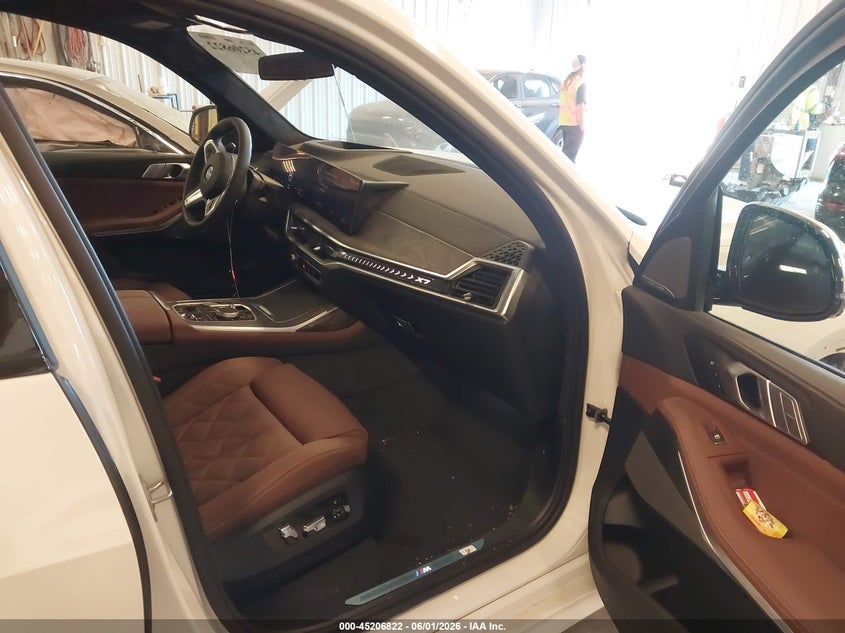 2026 BMW X7 auction photo 5