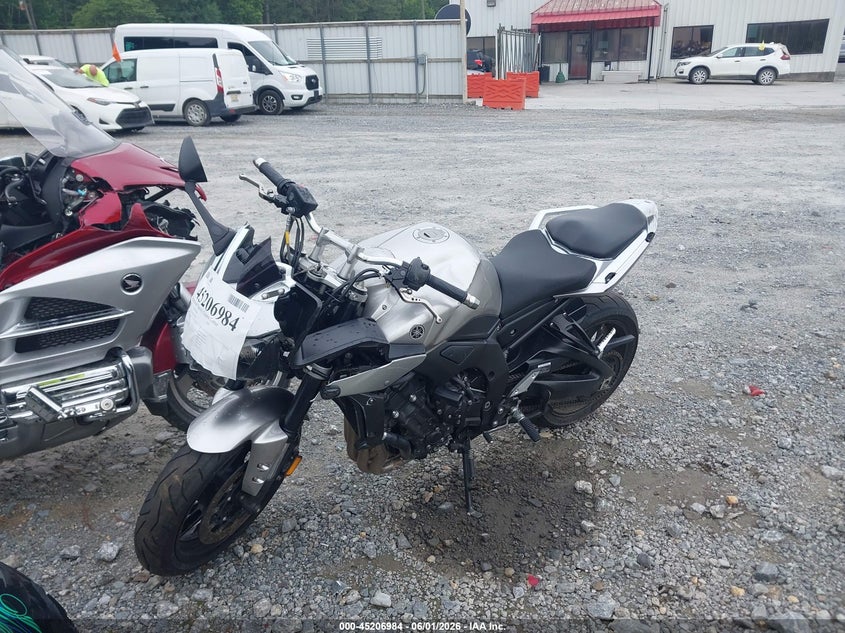 YAMAHA FZ1 2011