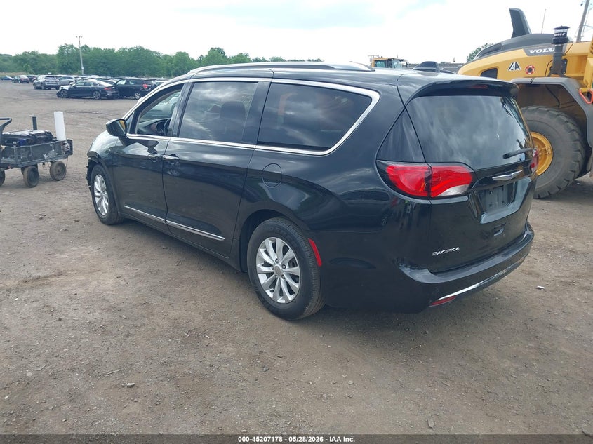 2018 CHRYSLER PACIFICA auction photo 3