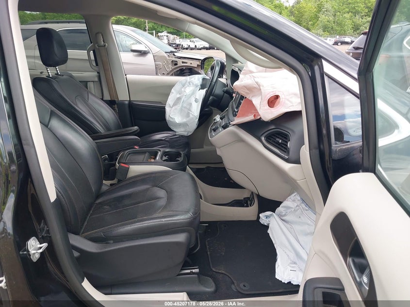 2018 CHRYSLER PACIFICA auction photo 5