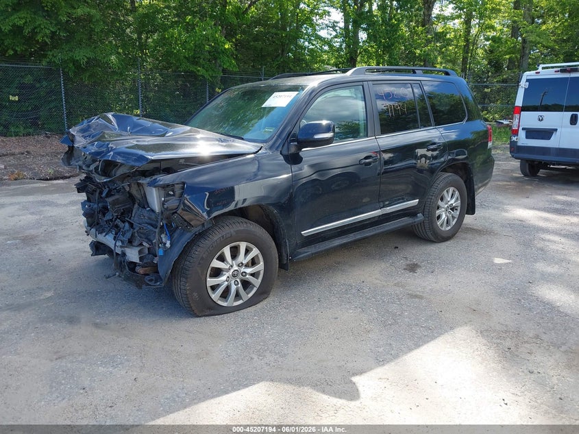 Vin: jtmcy7aj4k4076922, lot: 45704935, toyota land cruiser v8 20192