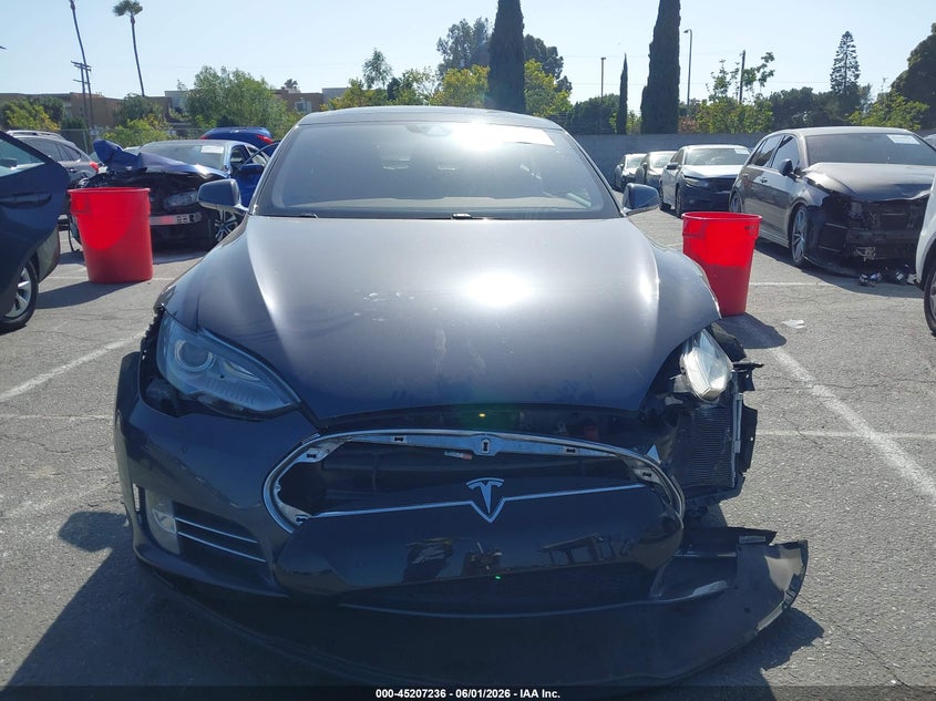 2015 Tesla Model S 60/70/85 VIN: 5YJSA1S1XFF099695 Lot: 45207236