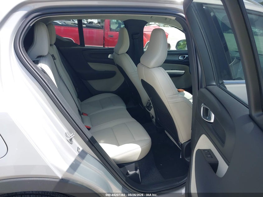2025 Volvo Xc40 B5 Ultra Bright Theme VIN: YV4L12UF6S2597616 Lot: 45207363