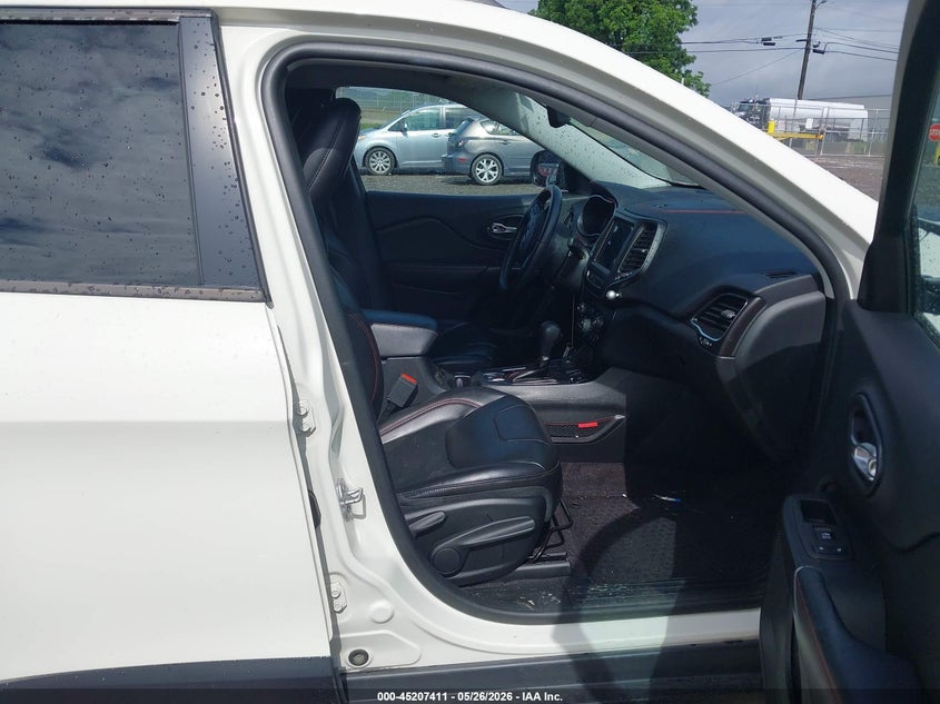 2019 JEEP CHEROKEE auction photo 5