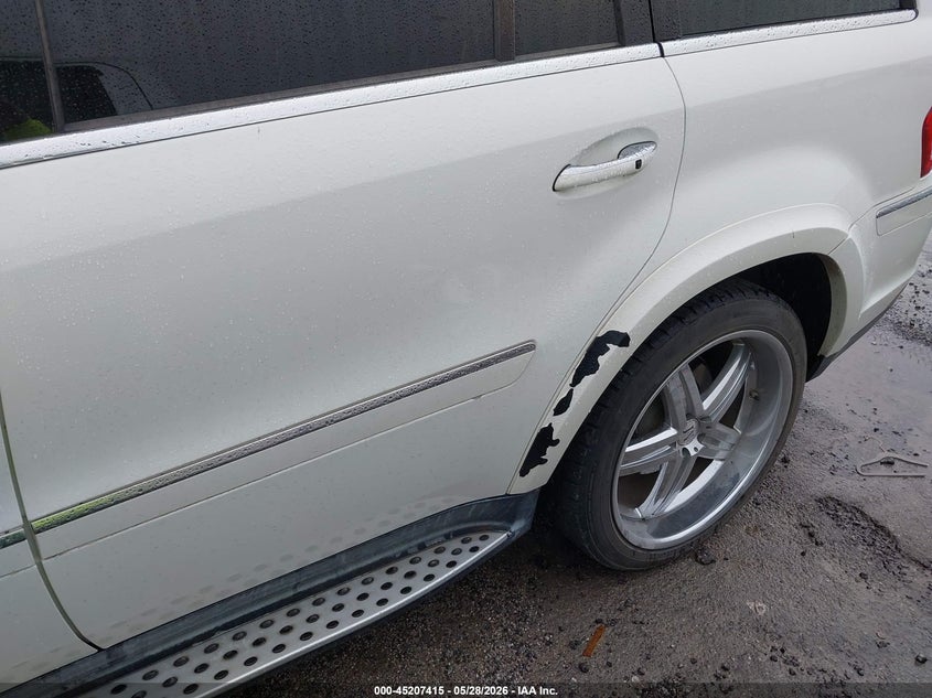 2010 MERCEDES-BENZ GL 550 auction photo 6