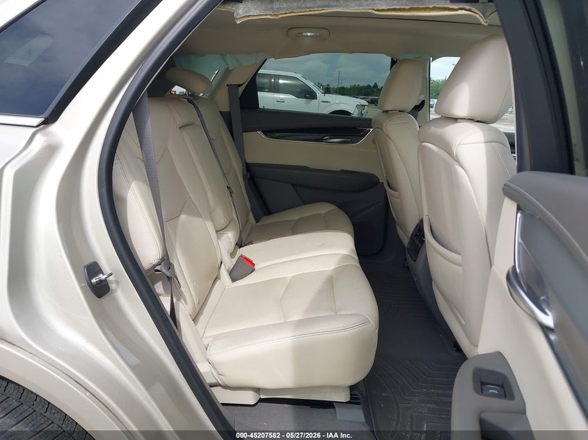 CADILLAC XT5 - zdjęcie 17