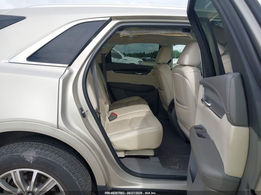 CADILLAC XT5 - zdjęcie 8