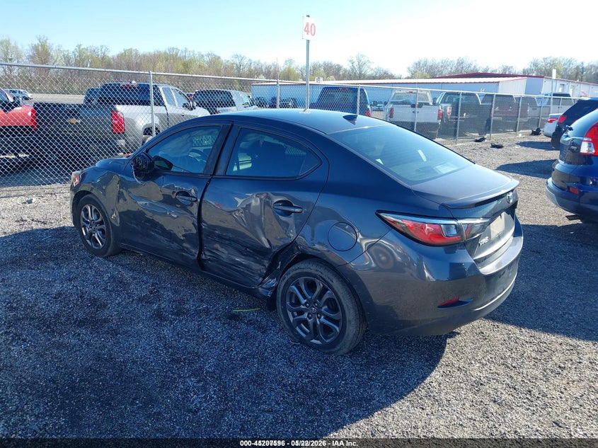 2019 TOYOTA YARIS auction photo 3