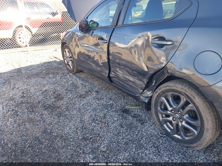 2019 TOYOTA YARIS auction photo 6