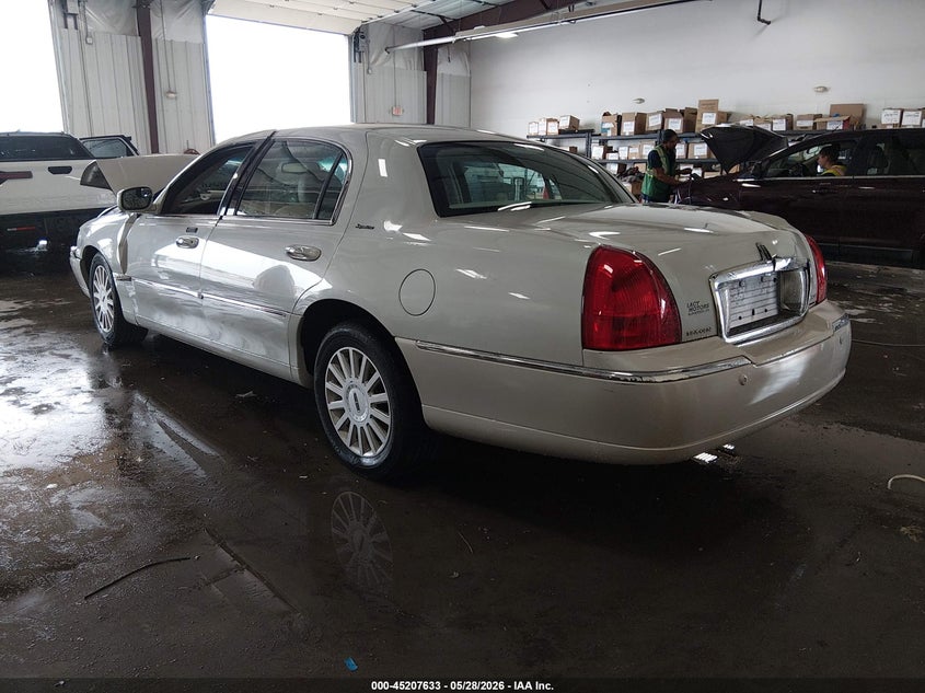 AtlanticExpress - Lincoln Town Car