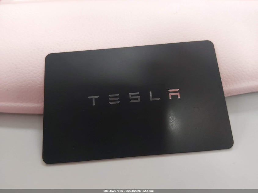 2025 Tesla Model 3 - view 10