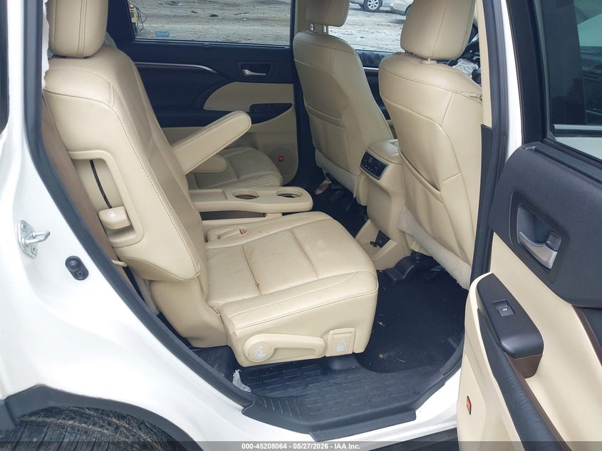 2016 TOYOTA HIGHLANDER auction photo 8