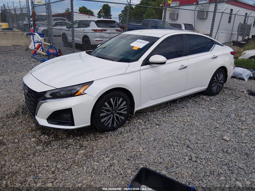 2023 NISSAN ALTIMA auction photo 2