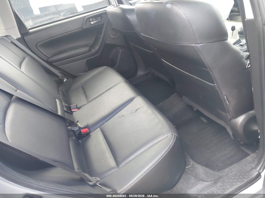 2016 SUBARU FORESTER auction photo 8