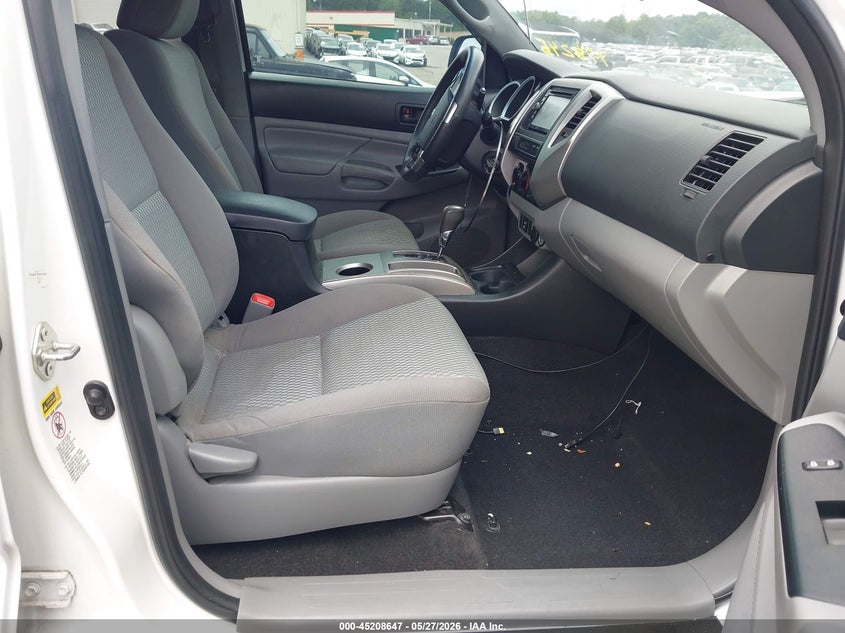 2014 TOYOTA TACOMA auction photo 5