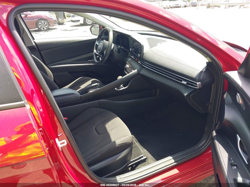 2023 HYUNDAI ELANTRA auction photo 5