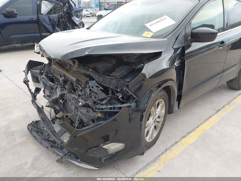 VIN 1FMCU0GD2KUB80440 2019 FORD ESCAPE SE