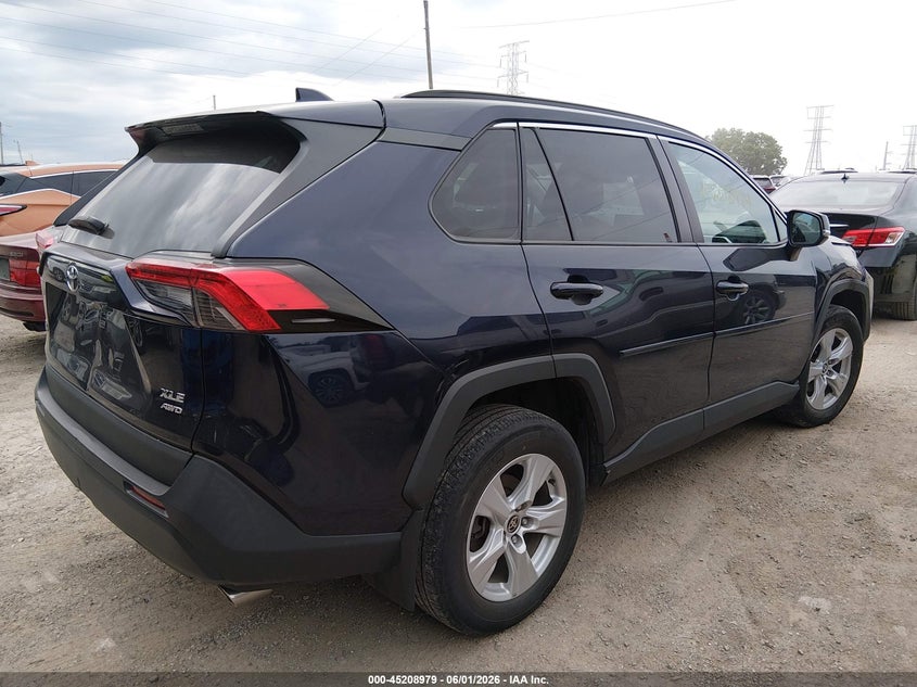 VIN 2T3P1RFV4MW220374 2021 TOYOTA RAV4 XLE