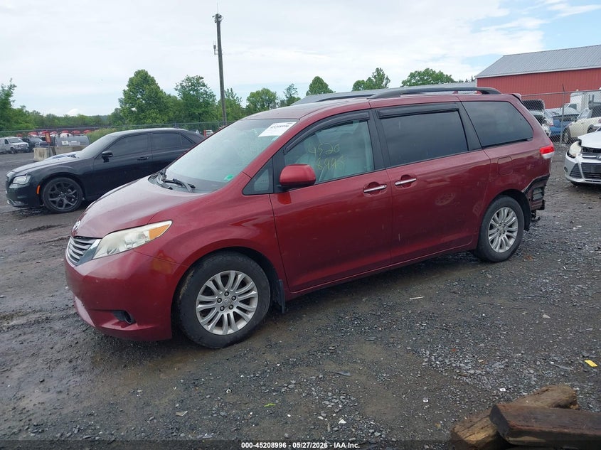 2011 Toyota Sienna Xle V6 5TDYK3DC7BS066192 photo 1