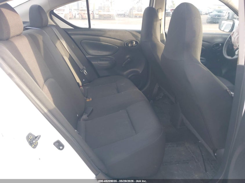 2016 NISSAN VERSA auction photo 8