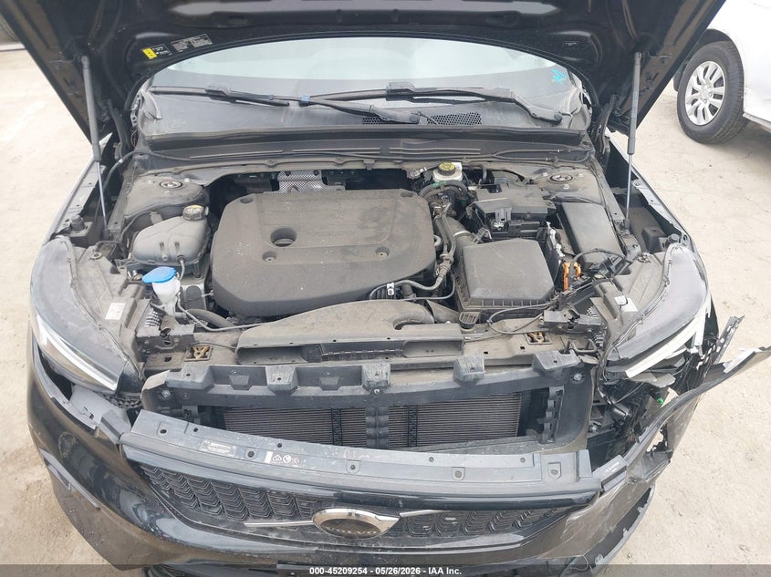 2024 Volvo Xc40 B5 Plus Dark Theme VIN: YV4L12ULXR2240066 Lot: 45209254