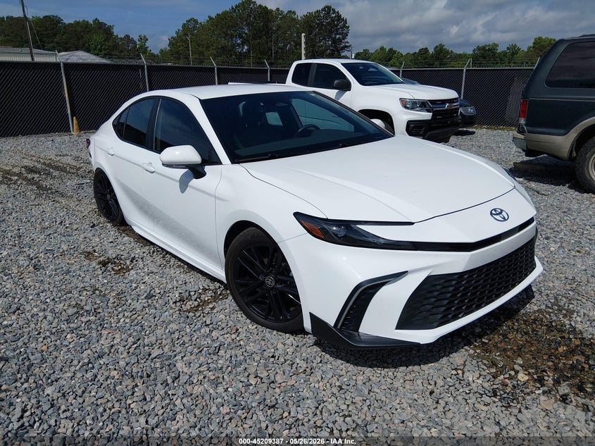TOYOTA CAMRY SE 2025