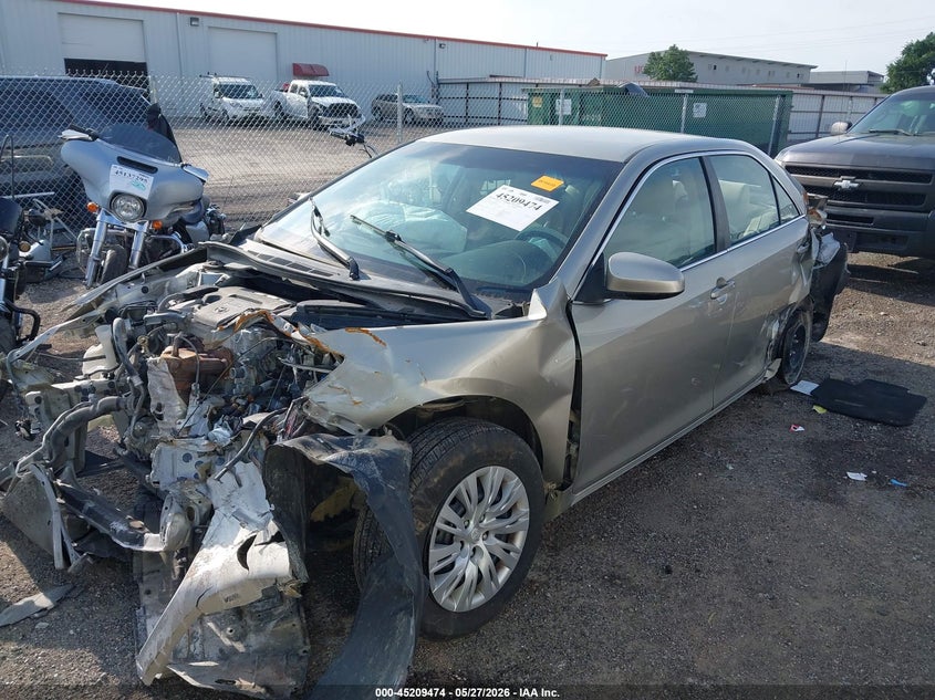 2014 TOYOTA CAMRY auction photo 2