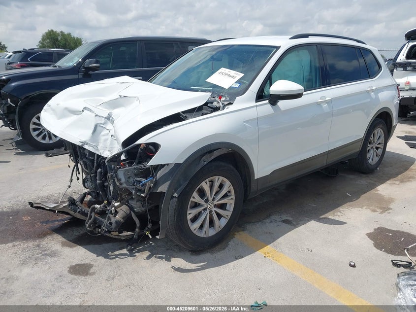 2018 VOLKSWAGEN TIGUAN auction photo 2