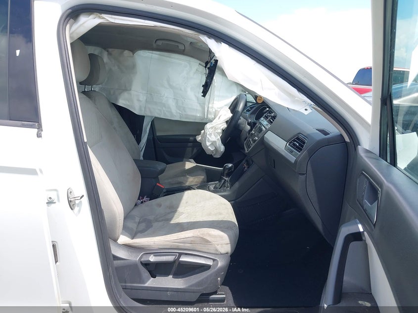 2018 VOLKSWAGEN TIGUAN auction photo 5