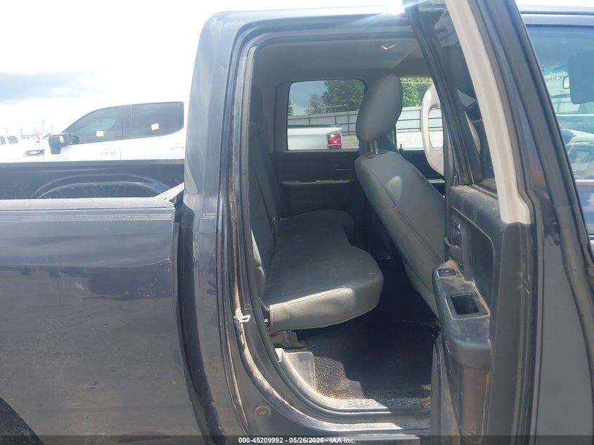 2016 RAM 1500 auction photo 8