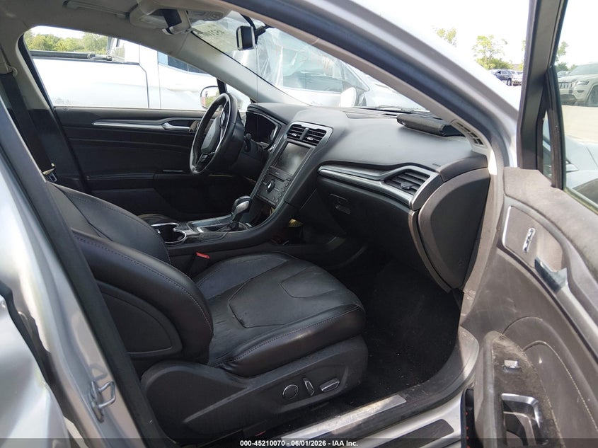 2016 FORD FUSION auction photo 5