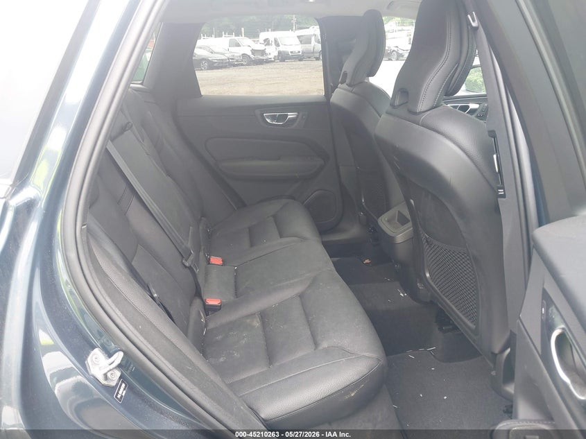 2022 Volvo Xc60 B5 Momentum VIN: YV4L12RK8N1972888 Lot: 45210263