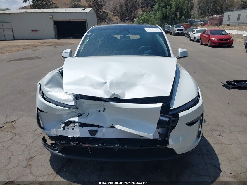 2026 Tesla Model Y VIN: 7SAYGDED9TF460137 Lot: 45210380