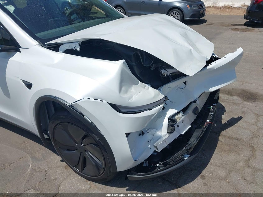 2026 Tesla Model Y VIN: 7SAYGDED9TF460137 Lot: 45210380