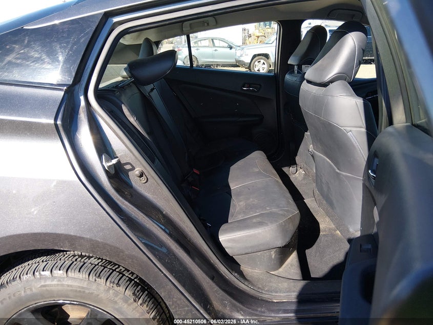 2021 TOYOTA PRIUS PRIME auction photo 8