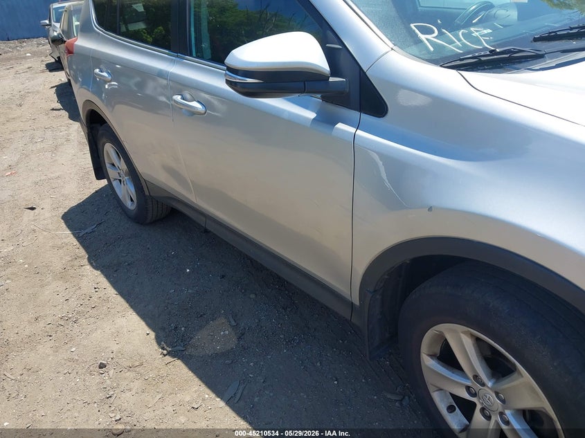 2014 TOYOTA RAV4 auction photo 6