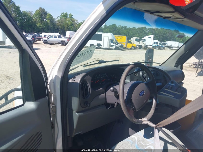 2006 Ford E-450 Cutaway VIN: 1FDXE45S36DA28616 Lot: 45210584