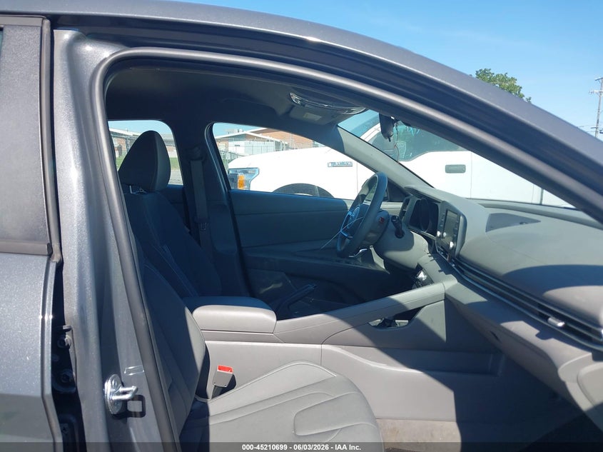 2023 HYUNDAI ELANTRA auction photo 5