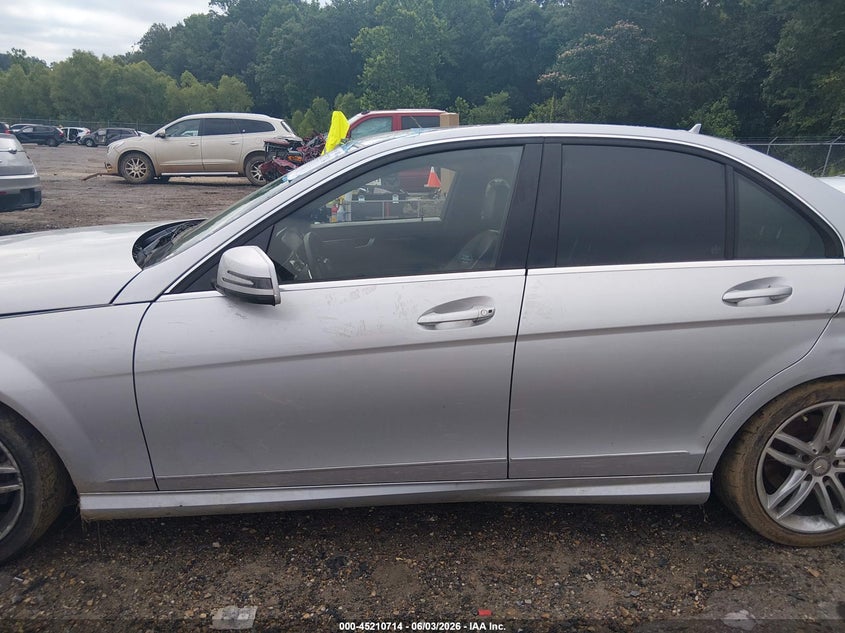 2012 Mercedes-Benz C 300 Luxury 4Matic/Sport 4Matic VIN: WDDGF8BB3CR207207 Lot: 45210714