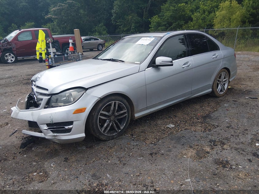 Vin: wddgf8bb3cr207207, lot: 45708455, mercedes-benz c 300 luxury 4matic/sport 4matic 20122